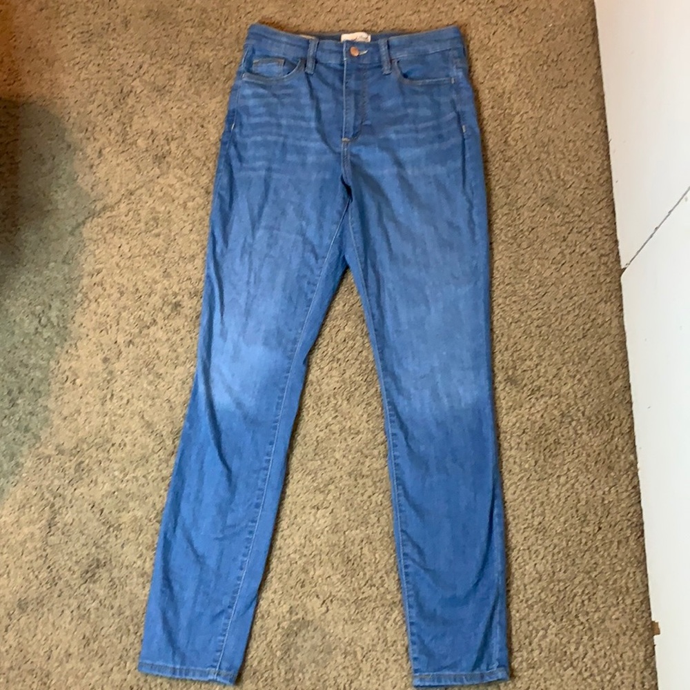 Cute light washed high rise jeans for women